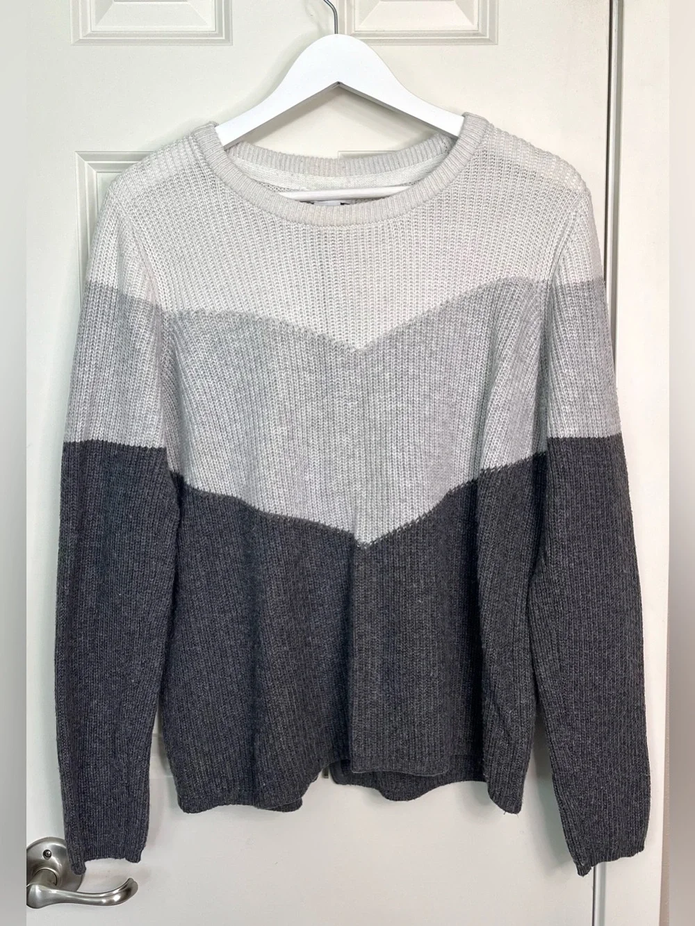 Design History Chevron Colorblock Crewneck Sweater